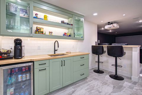 Basement wet bar